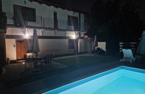 Gyula Apartment | Martina Apartman: Guest Rated 9.8 with Oceanfront Views