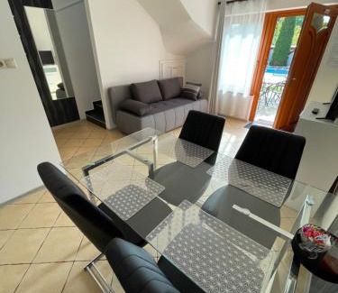 Gyula Apartment | Martina Apartman: Guest Rated 9.8 with Oceanfront Views