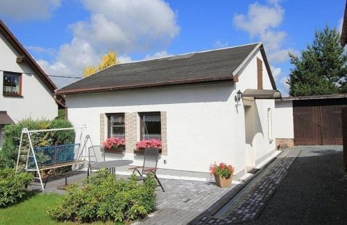 Rempesgrun House | Pet-Friendly Retreat at Ferienhaus Martina with Pool Access