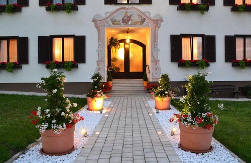 Bad Tatzmannsdorf House | Experience MARTINIHOF: Eco-Friendly Getaway in Bad Tatzmannsdorf