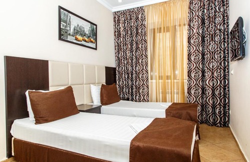 Vtoraya Pyatiletka Hotel | Comfortable Marton Cherepovetskaya: Pool and Pet-Friendly