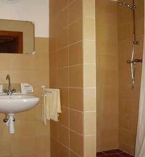 Gelse House | Top-Rated Martonvendeghaz 1: A Family-Friendly Retreat
