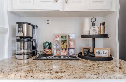 Grand Prairie House | Pet-Friendly Getaway Near ATT Stadium and 6 Flags