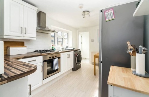 Peckham Apartment | Explore Marvellous Peckham: A City Break with Kitchen Access