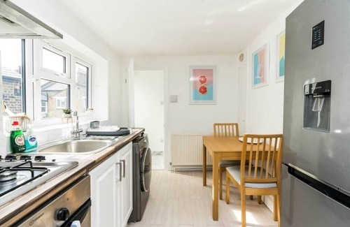 Peckham Apartment | Explore Marvellous Peckham: A City Break with Kitchen Access