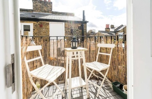 Peckham Apartment | Explore Marvellous Peckham: A City Break with Kitchen Access