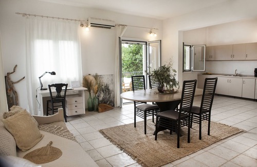 Karvelas Apartment | Exclusive Seaview Residence in the Heart of Mani