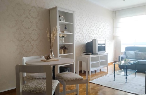 Dean Pequeno Apartment | Stylish 3-Bedroom Apartment with WiFi Steps from the Beach