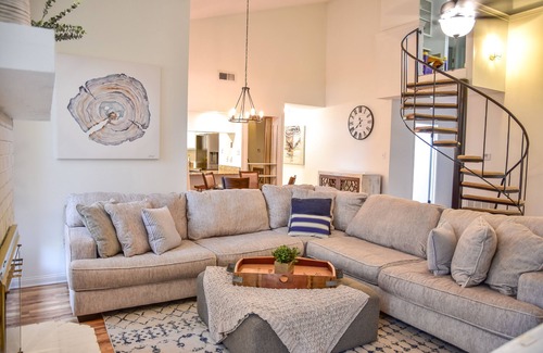 Mandeville Condo | Inviting 3-Bedroom Condo in Gated Country Club Setting