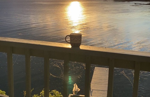 Red Creek Cottage | Marvelous 5-bedroom bayside cottage with WiFi in Red Creek.
