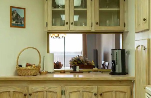 Petit Valley Apartment | Welcoming Home with Pool, Breakfast & Family-Friendly Vibes