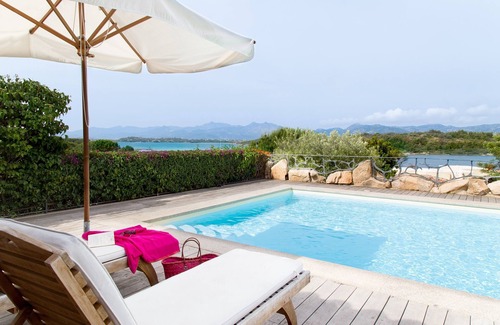 San Teodoro Villa | Beachfront Retreat with Private Pool & Top Guest Ratings