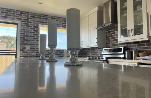 Central Malibu Condo | Marvelous just remodeled 2 bed/2 bath apartment fully furnished in Malibu!