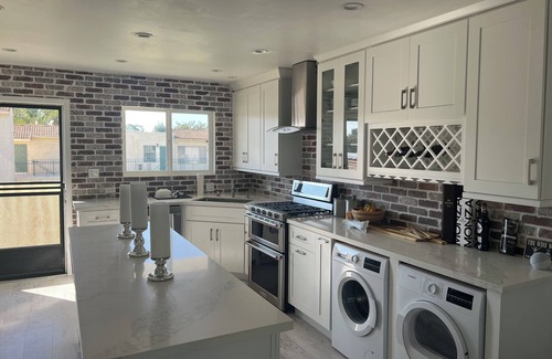 Central Malibu Condo | Marvelous just remodeled 2 bed/2 bath apartment fully furnished in Malibu!