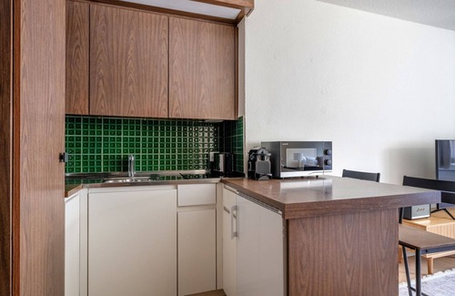 District 6 Apartment | Comfortable Unterstrass Studio Near University & Supermarket