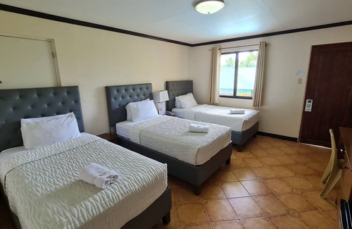 Naval House | Relax at Marvin's Seaside Inn - Family-Friendly Haven