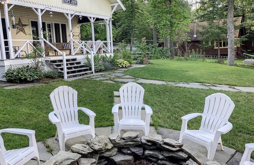 Brackney Cottage | Unforgettable Mary Jane Cottage at Laurel Lake with Pool & Views