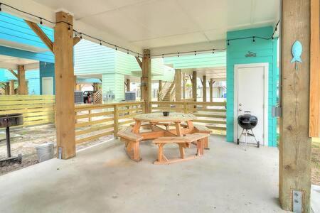 Port Aransas House | Exceptional Holiday Homes in TX with Pool & Family Fun