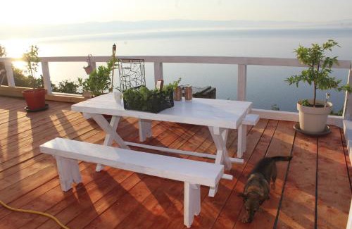 Tulisevica House | Garden Retreat at Mary's: Pet-Friendly with Ocean Views