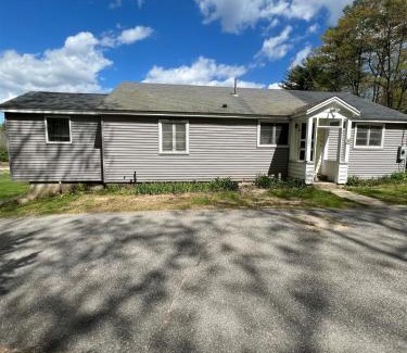 Sebago Villa | Discover Mary's Lakeview - Ideal for Families and Pets