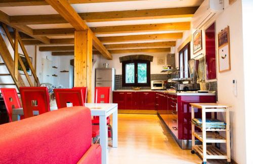 Muggia House | Oceanfront Retreat: Marylin & Elvis with Hot Tub Access