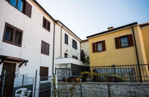 Muggia House | Oceanfront Retreat: Marylin & Elvis with Hot Tub Access