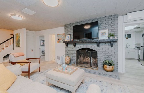 Greensboro Apartment | Marys Gatehouse Apartment: Guest Rated 9.8, Pet Friendly Stay
