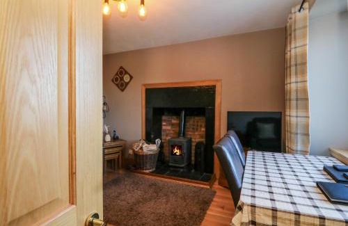 Ardnamurchan Peninsula House | Inviting Marys House: Guest Rated 9/10 & Pet Friendly