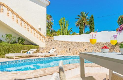 La Canuta Villa | Beautiful Oceanfront Escape at Maryvilla Villa Mascarat