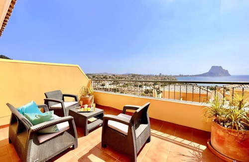 Calpe House | Maryvilla: Coastal Retreat with Pool & Spa in Calpe