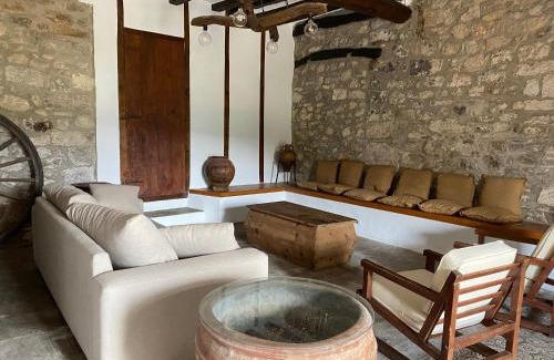 Morella House | Elegant Masía La Perera: Pet-Friendly 4-Star Retreat
