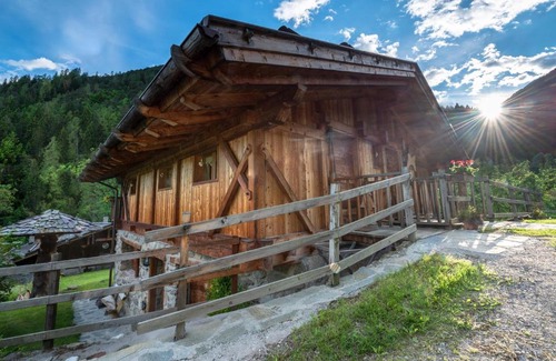 Cis Ski Chalet | Pet-Friendly Retreat at Mas Antico Molino - Rated 9.4/10