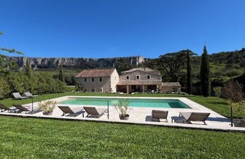 Lioux Bed & Breakfast | Discover Le Mas Aux Cedres: Pet-Friendly Oceanfront Stay