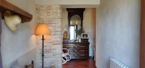 Les Franqueses del Valles House | Inviting Escape at Mas Cabrit with On-Site Dining