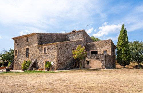 Rupia Villa | Discover Mas Català: Oceanfront Family Retreat with Pool