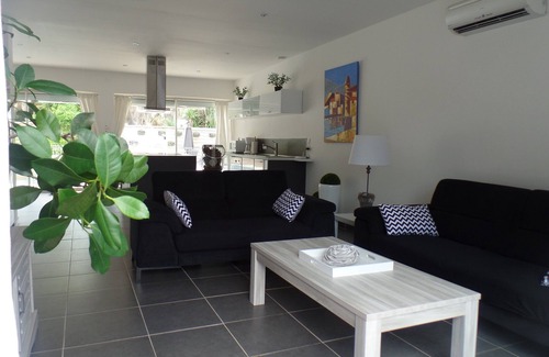 Perpignan House | MAS CATALAN: Oceanfront Paradise with Private Pool & Spa