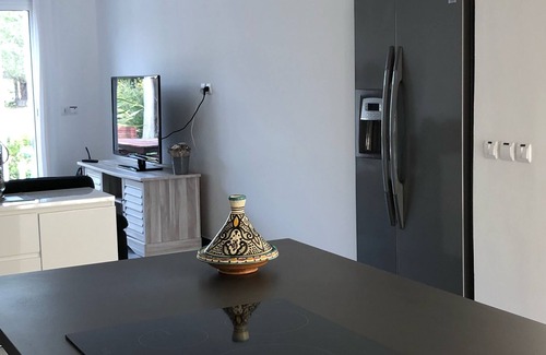 Perpignan House | MAS CATALAN: Oceanfront Paradise with Private Pool & Spa