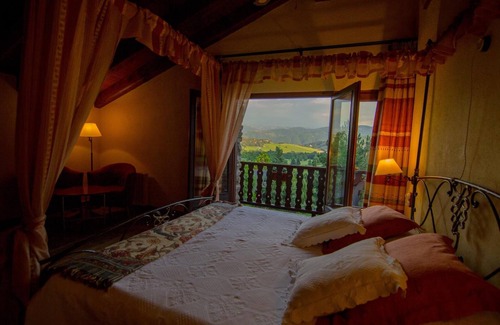 Montferrer I Castellbo Hotel | Discover Mas D'en Roqueta: Top-Rated with Pool & Spa