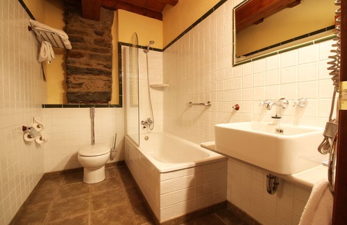 Montferrer I Castellbo Hotel | Discover Mas D'en Roqueta: Top-Rated with Pool & Spa