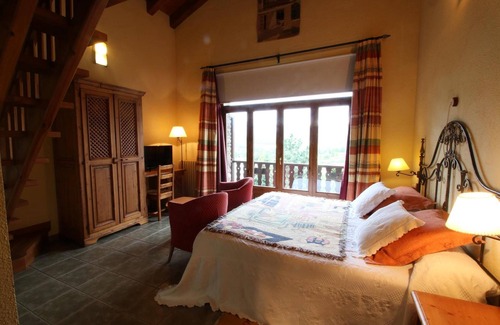 Montferrer I Castellbo Hotel | Discover Mas D'en Roqueta: Top-Rated with Pool & Spa