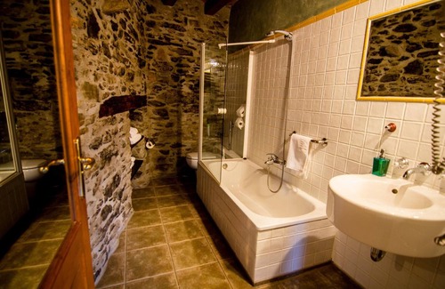 Montferrer I Castellbo Hotel | Discover Mas D'en Roqueta: Top-Rated with Pool & Spa
