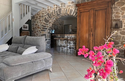 Ruoms Other | Spacious Retreat with Private Pool and Expansive Grounds