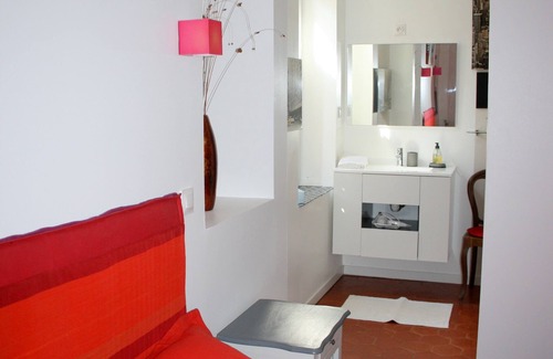 Portiragnes House | Exceptional Mas de Bellegou B&B with Restaurant & Breakfast