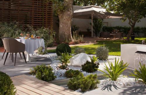 Route d'Arles Hotel | Discover Mas de Boudan: 4-Star Hotel with Top Amenities