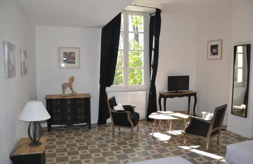 Avignon Bed & Breakfast | Experience Mas de Capelou: 4-Star Oceanfront Retreat