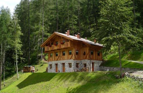 San Bernardo Ski Chalet | Oceanfront Mas De La Bolp Chalet - Guest Rated 9.6/10