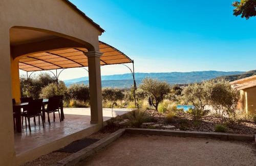 Saint-Saturnin-les-Apt Villa | Idyllic Mas de la canopée-Luberon with Pool & Ocean Views