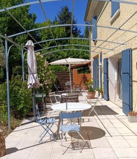 Althen-des-Paluds Bed & Breakfast | Experience Mas de la Grave: Oceanfront Retreat with Pool