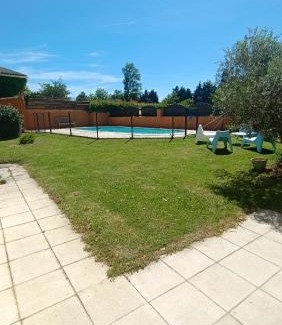 Althen-des-Paluds Bed & Breakfast | Experience Mas de la Grave: Oceanfront Retreat with Pool