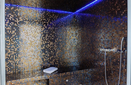 Gordes Hotel | Relax at Mas de la Sénancole: Pool, Spa & Family-Friendly